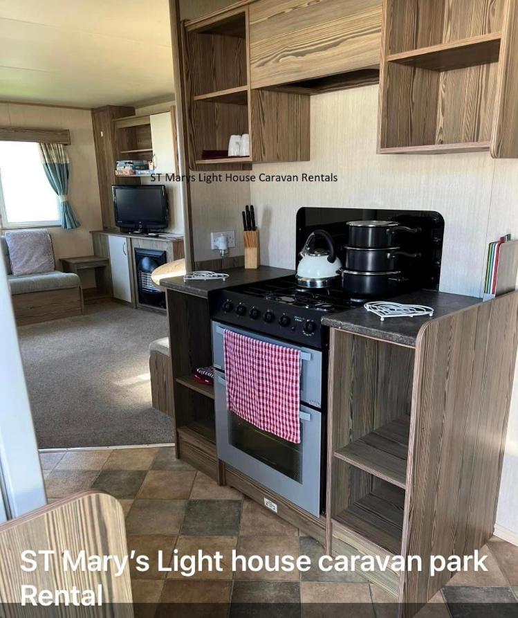 St Marys Light House, Caravan